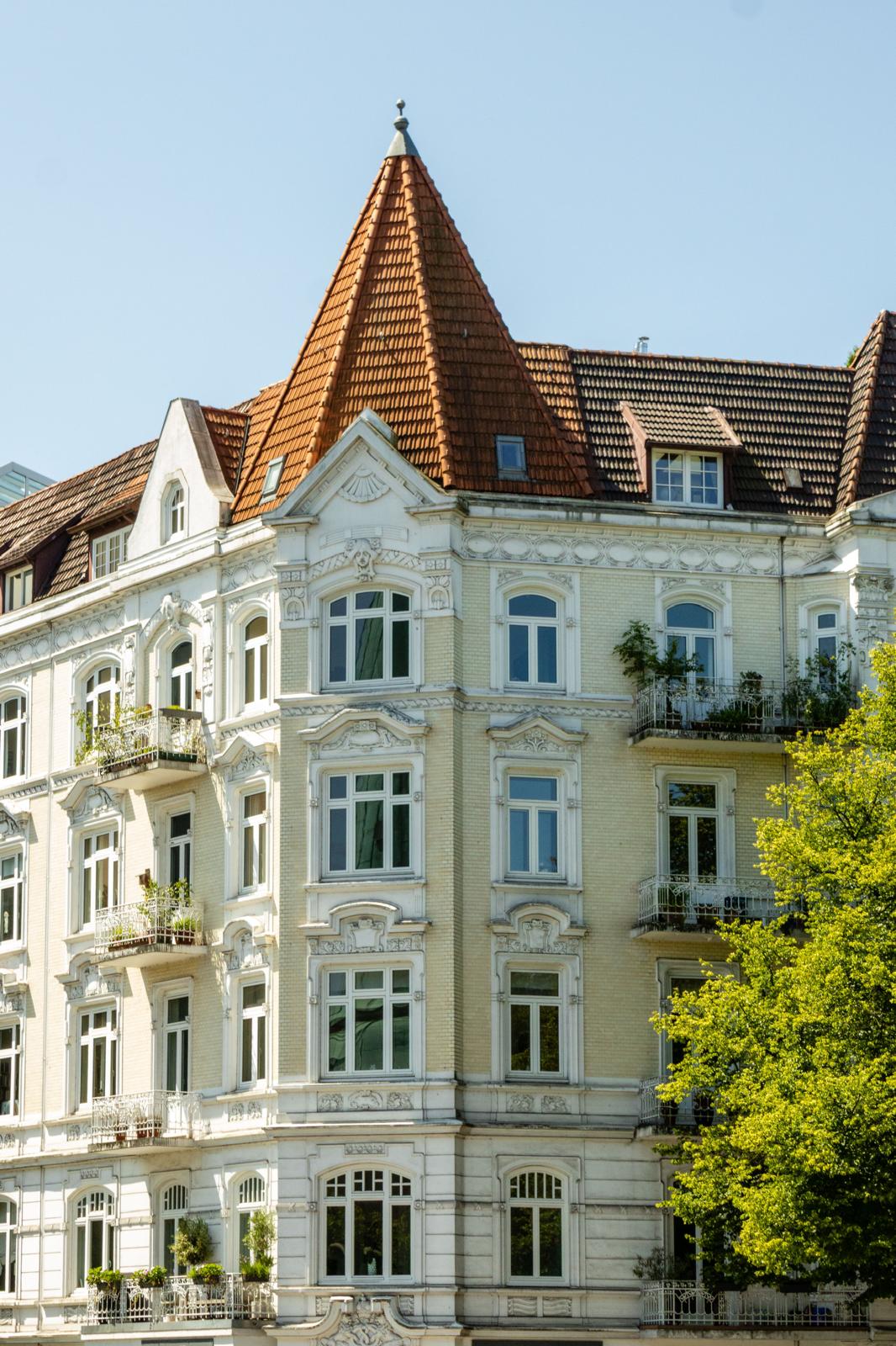 Historisches Gebäude mit Charakter – Immobilienfotografie von Schramm & Garofano